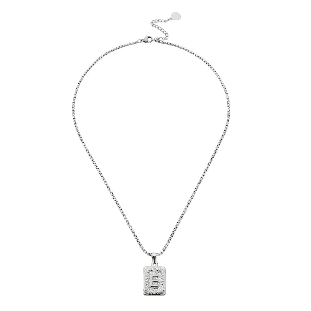 Lost Letter-e Necklace Silver - Halsketten | L’amotion