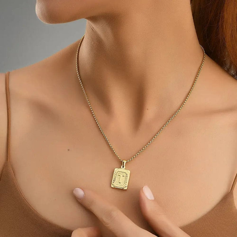 Lost Letter-t Necklace Gold - Halsketten | L’amotion
