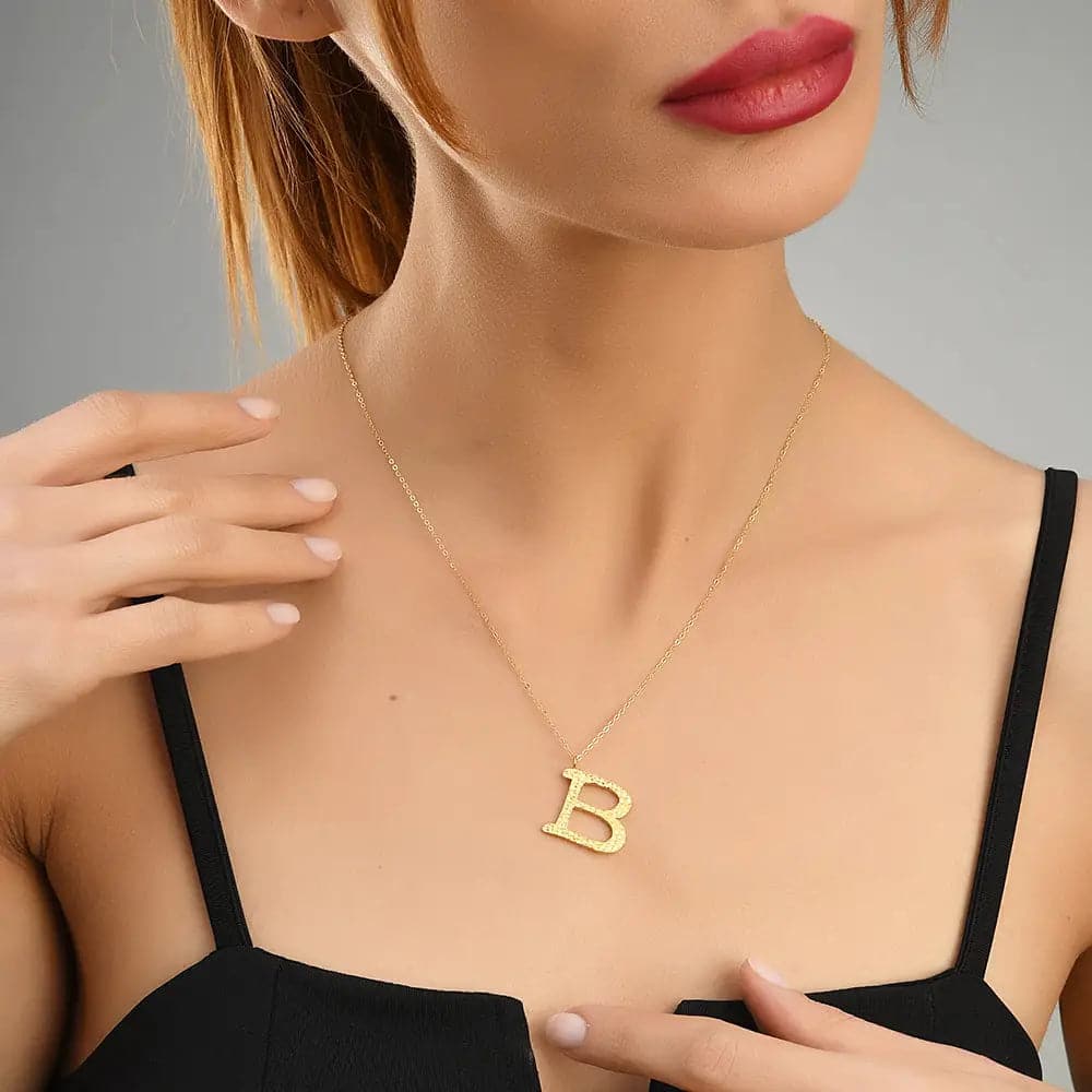 Ropi Letter-b Necklace Gold - Halsketten | L’amotion