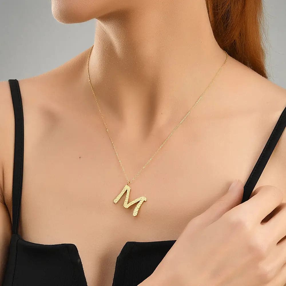 Ropi Letter-m Necklace Gold - Halsketten | L’amotion