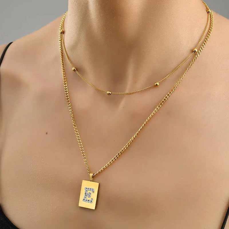 Sero Letter-e Necklace Gold - Necklace | L’amotion