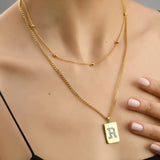 Sero Letter-r Necklace Gold - Necklace | L’amotion