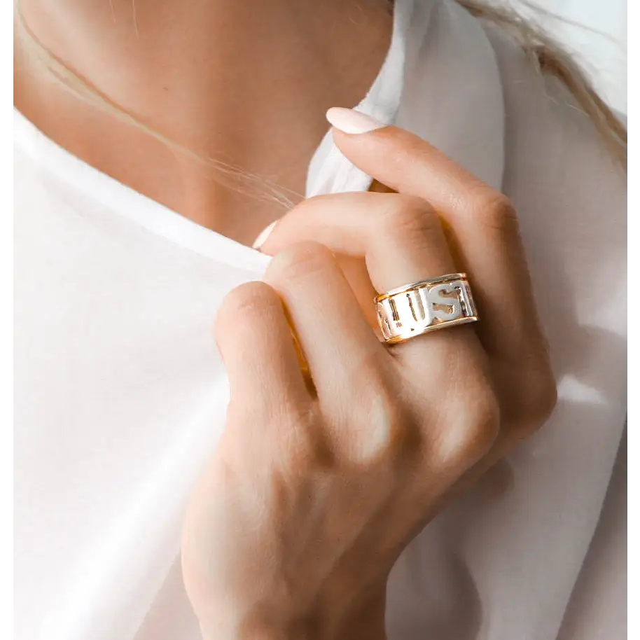 Wanderlust Ring - Message Rings | L’amotion
